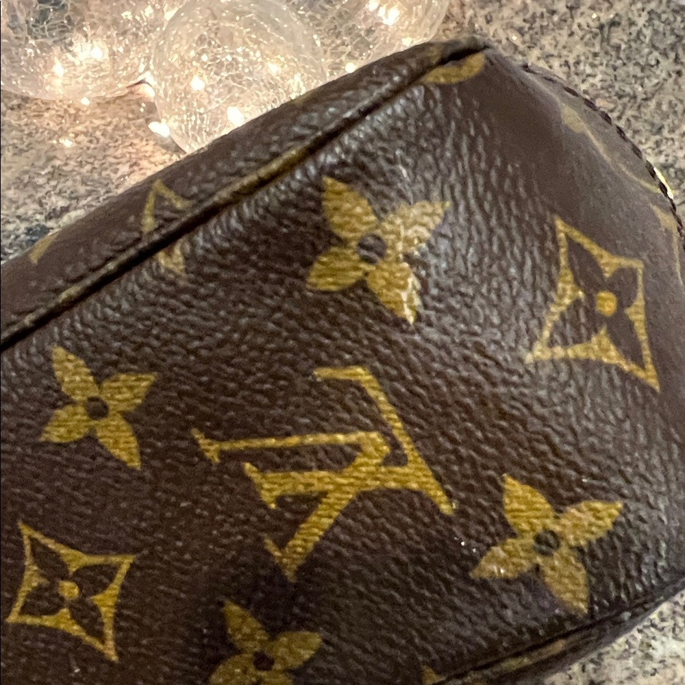 Louis Vuitton Monogram Trousse Toilette 23 - Picture 9 of 16